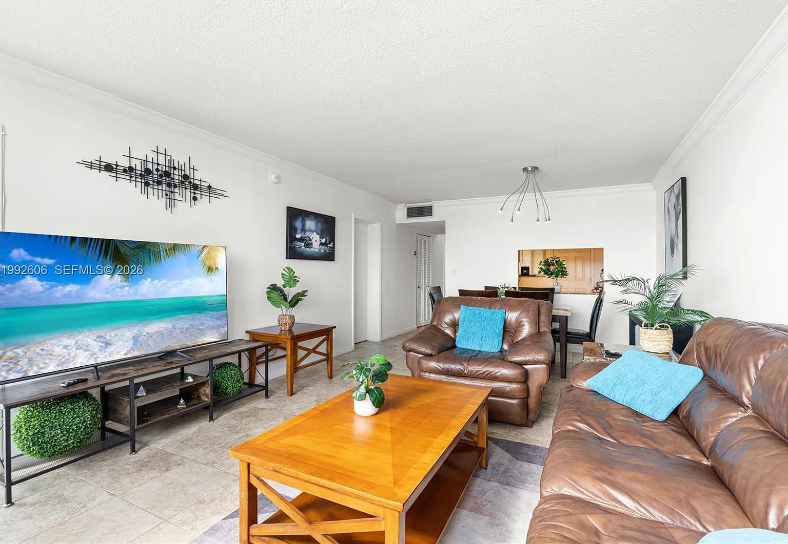 Riviera Condominium Apts — Photo 3