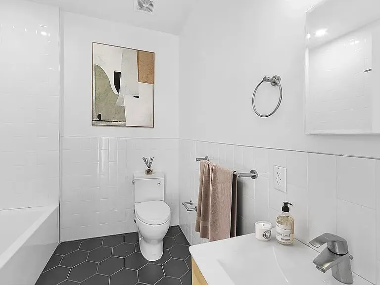 27 Saint Marks Pl #2CD — Photo 6