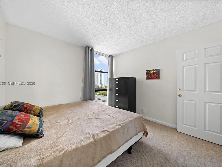16919 N Bay Rd #821 — Photo 13