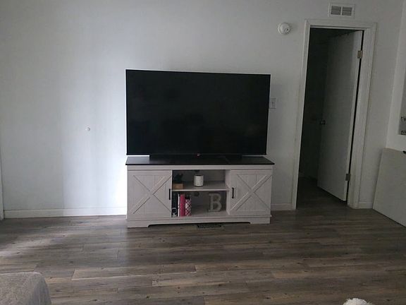 3rd image of 1123 E Bienestar Ln