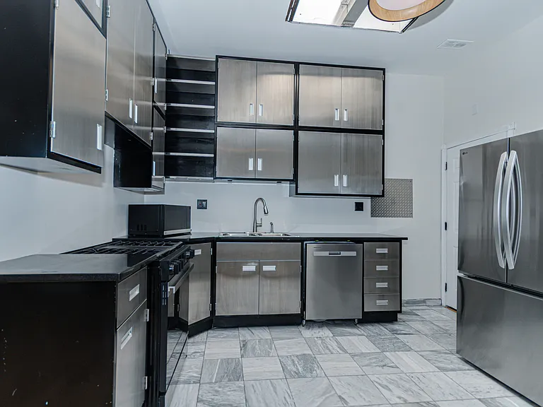 1024 N Western Ave #2 — Photo 9