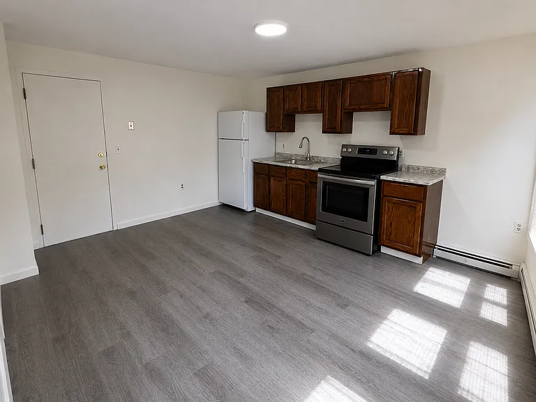 41 Rapallo Ave #2B — Photo 2