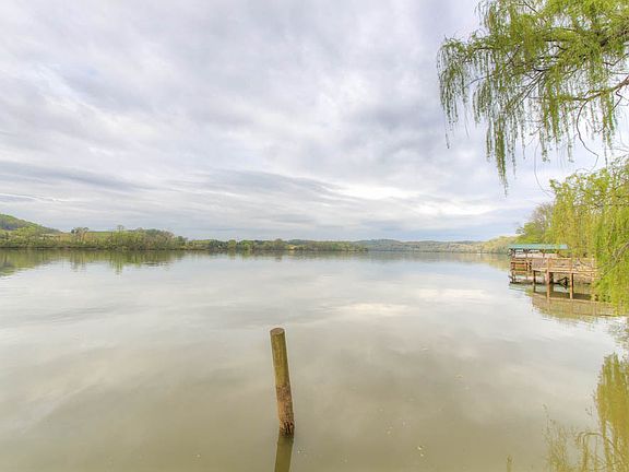 5th image of 402 Lakeview Cove Dr
