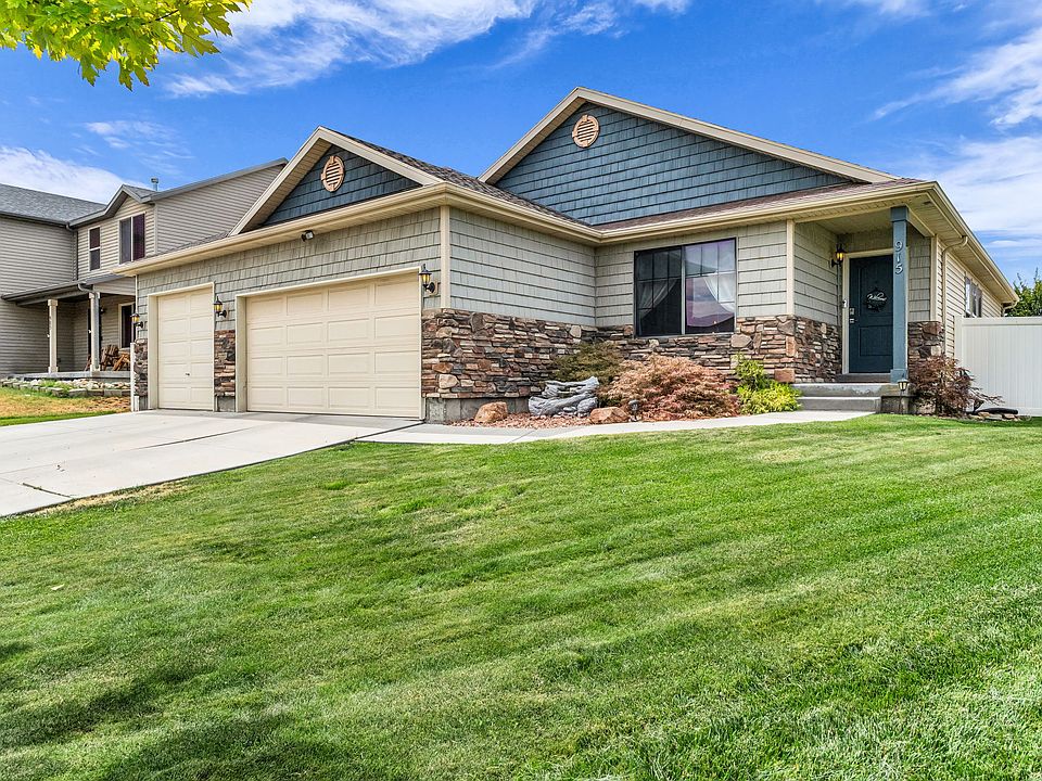 1st image of 915 N Opal Ln