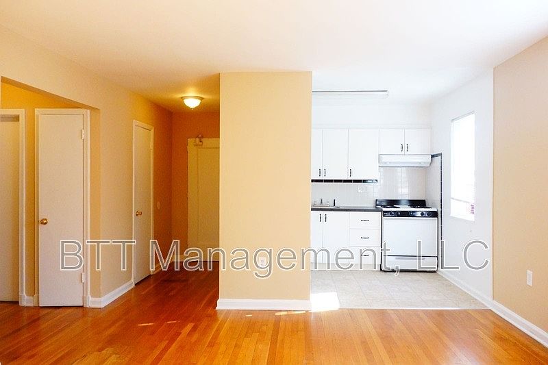 1st image of 4013 38th St APT 302