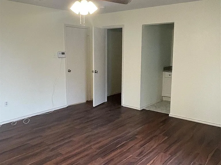 5412 Village Green Dr — Photo 5
