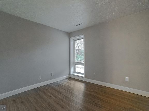 3rd image of 44693 White Oak Ct #1B