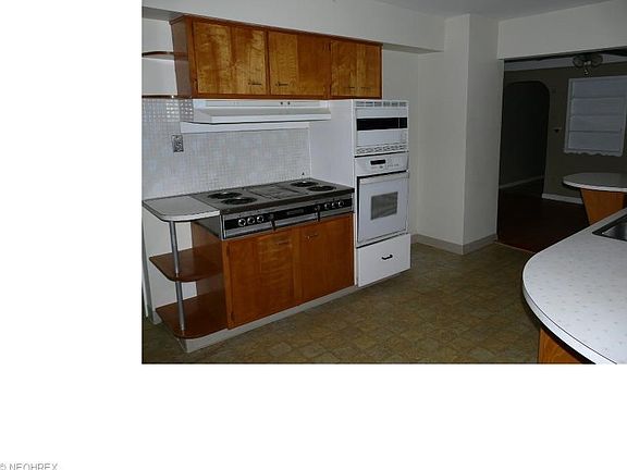 5th image of 5973 Maplecliff Dr