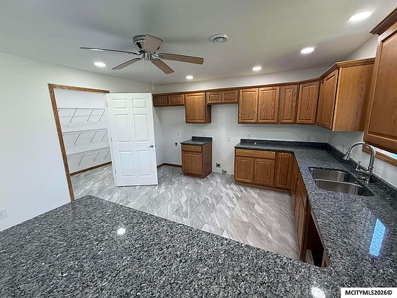 3rd image of 503 Boulder Ln