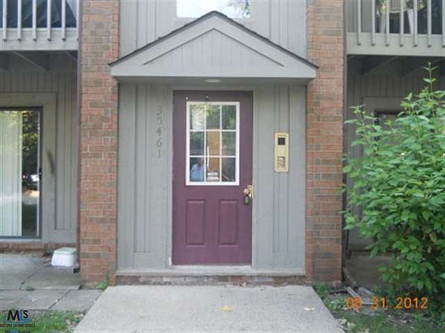 1st image of 35461 Hickory Woods Dr
