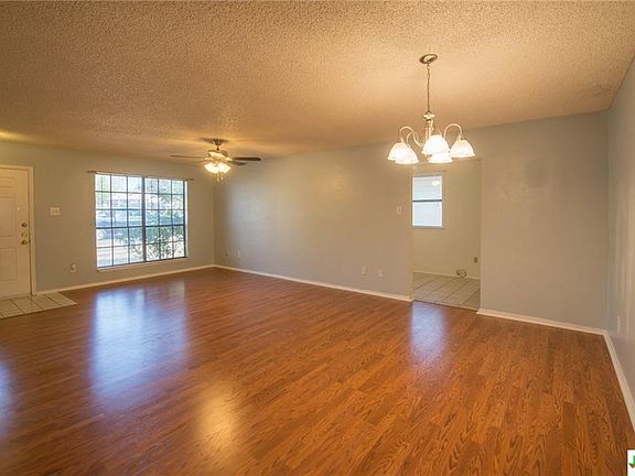 2nd image of 3107 Chisholm Trl