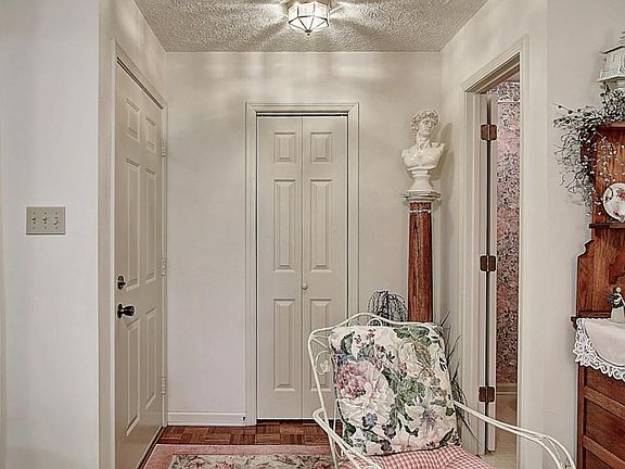 4th image of 201 Milsap St Unit 20