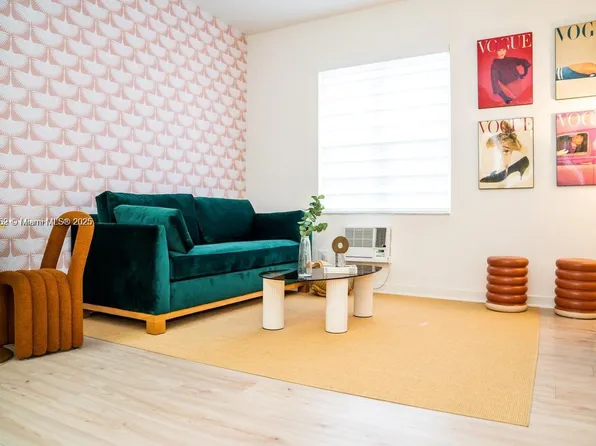 3030 Collins Ave APT 1E, Miami Beach, FL 33140