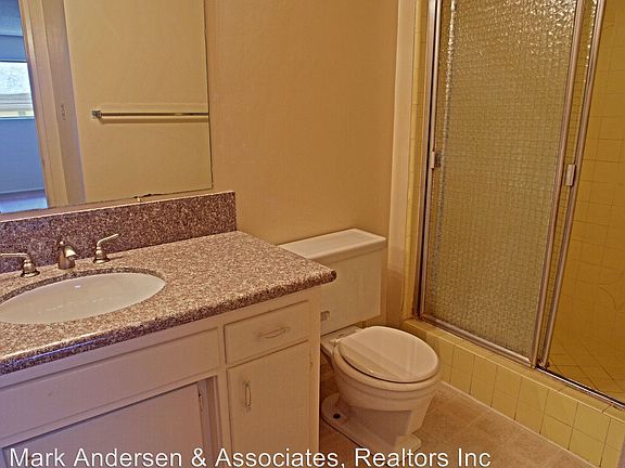 5th image of 387 N Mentor Ave APT 2