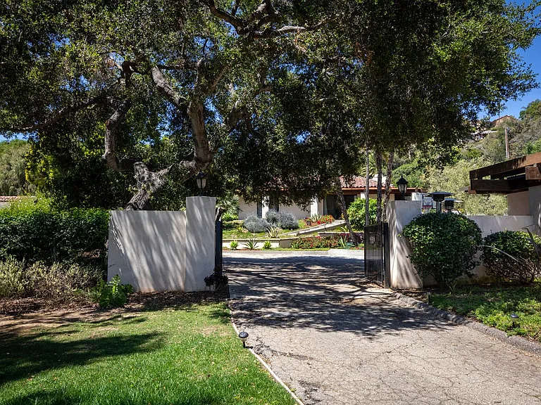 525 Las Palmas Dr — Photo 20