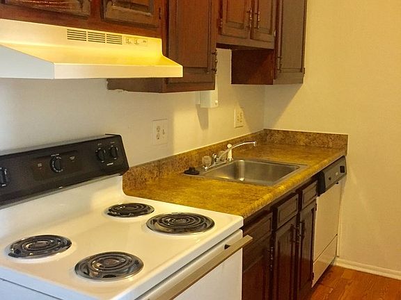 4th image of 308 Jarvis St APT 11
