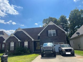 726 Cavalier Dr, Clarksville, TN 37040