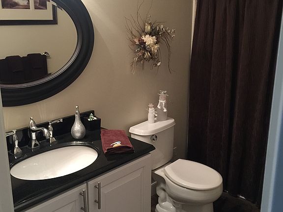 4th image of 603 Old Farm Ln