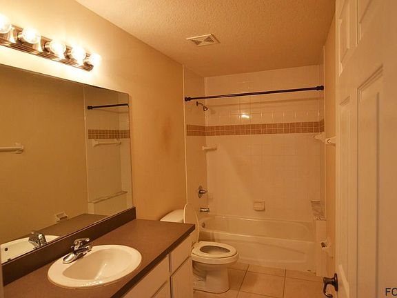 4th image of 42 Farmsworth Dr #B