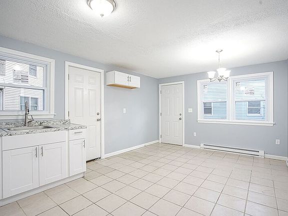 5th image of 77 Chester St #77