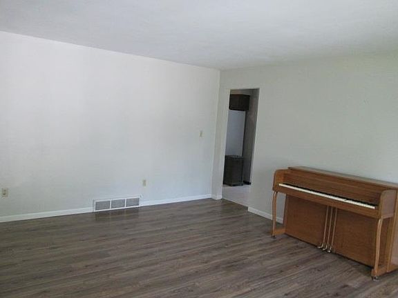 5th image of 1503 Valencia Dr