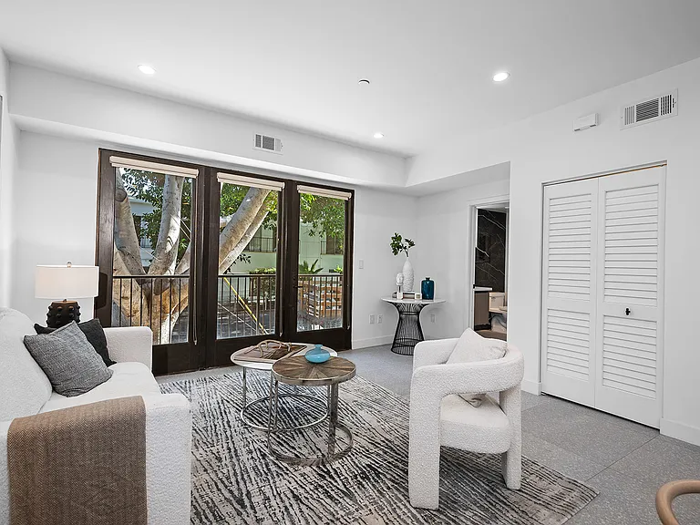 1016 N Martel Ave #108 — Photo 6