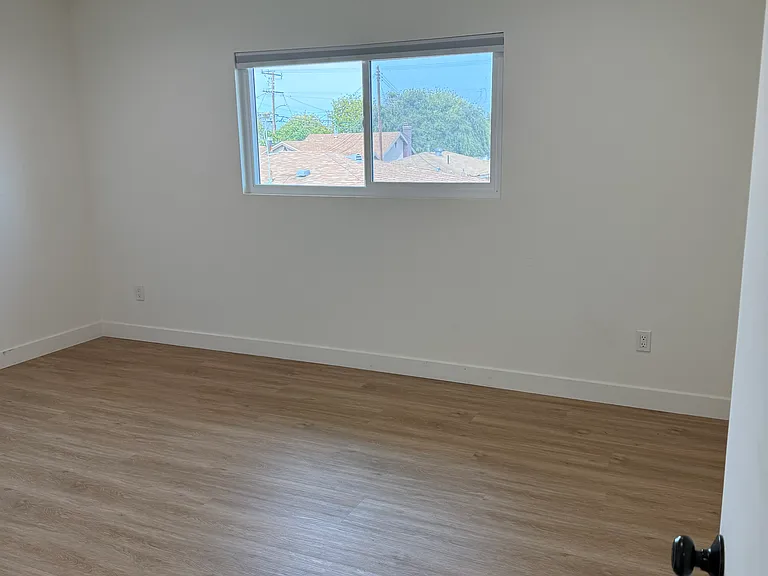 15624 Larch Ave — Photo 9