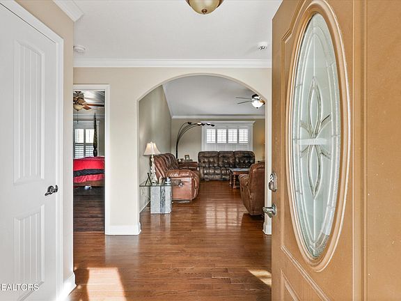 3rd image of 2712 Barsha Fields Ln