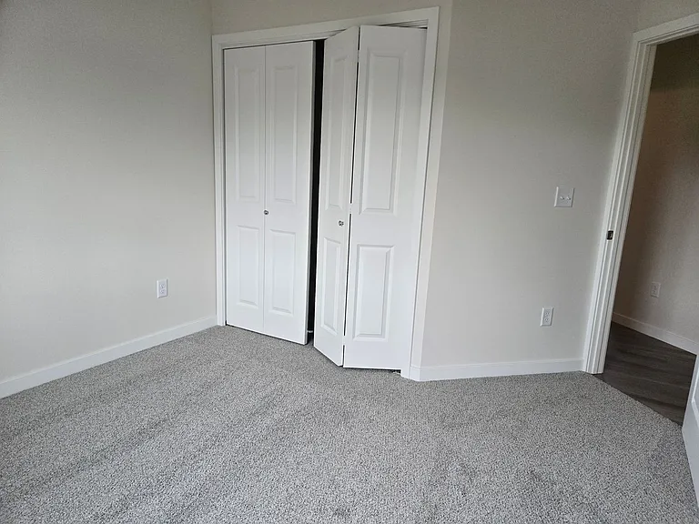 1609-1615-1654 Aspen Ct — Photo 10