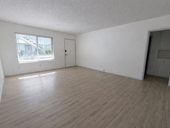 3rd image of 00-360 Lime Ave #105