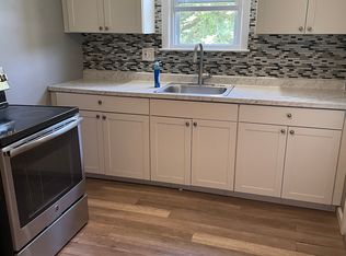 23 Kathryn Ln APT 1, Holliston, MA 01746