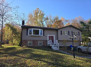 6 Donna Dr, Poughkeepsie, NY 12603
