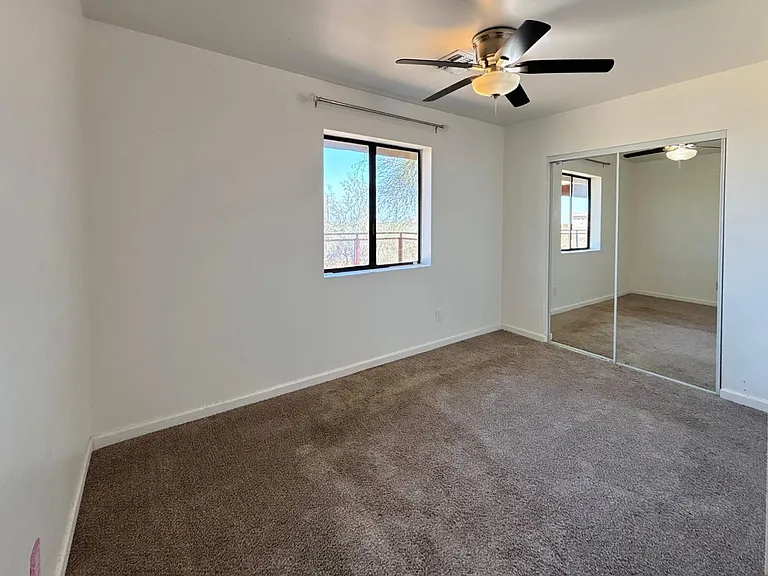 1750 W Pearce Rd — Photo 32