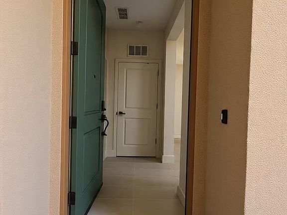 4th image of 2213 Davie Pl
