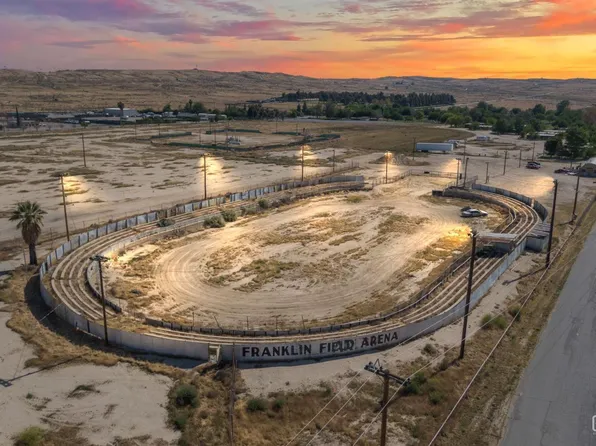 116 W Ash St, Taft, CA 93268