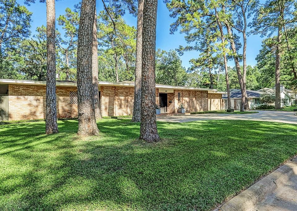 1st image of 319 Westminster Dr