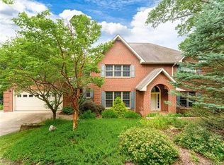 1 Emmett Hollar Rd, Fairview, NC 28730