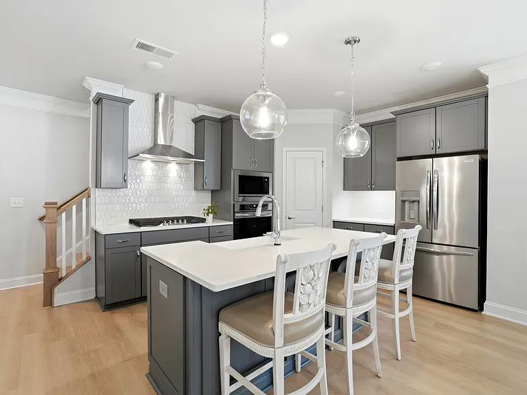 1120 Drummond Ave — Photo 8