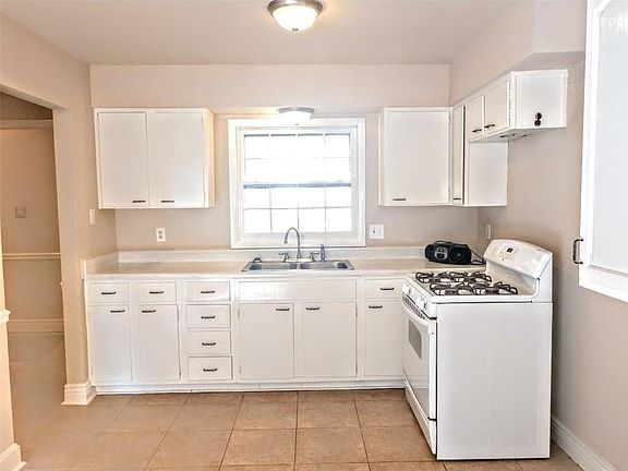 4th image of 3556 N Luewan Dr