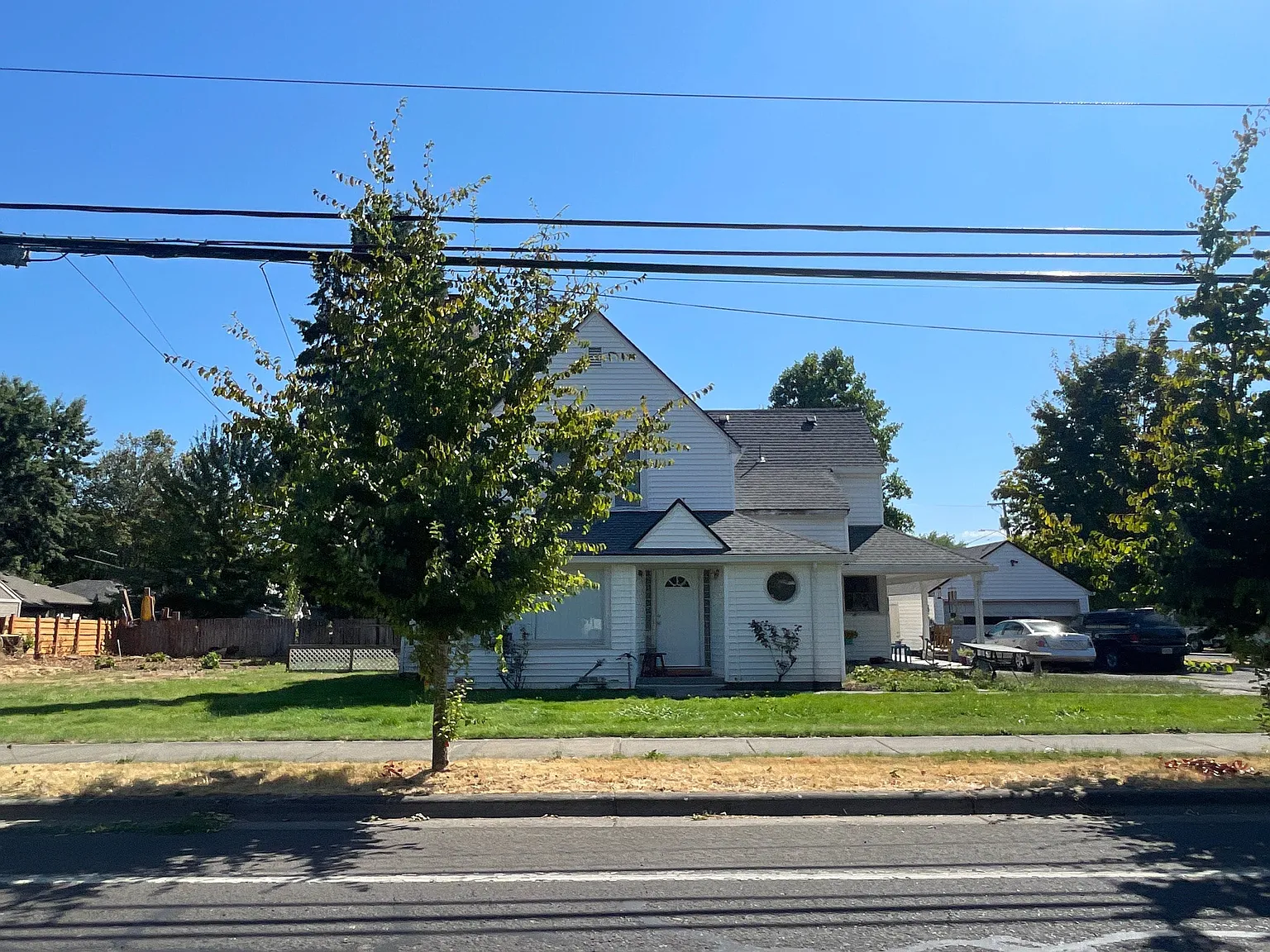 2335 Sunset Dr photo 1