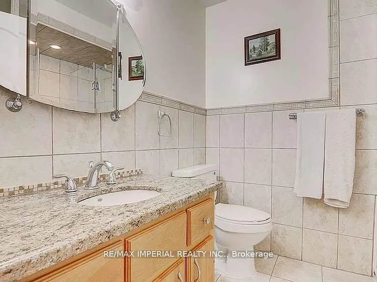 123 McCabe Cres — Photo 4
