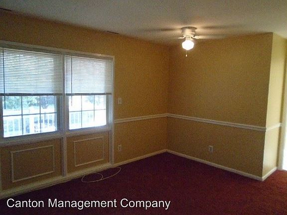 5th image of 600 N Hickory Ave APT 8