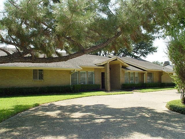 1st image of 3850 Peter Pan Dr