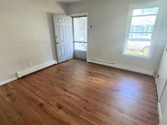 2nd image of 17 Albertina St #3
