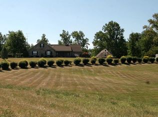 6048 S Club Rd, Huntingburg, IN 47542