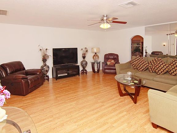 5th image of 4460 2nd St