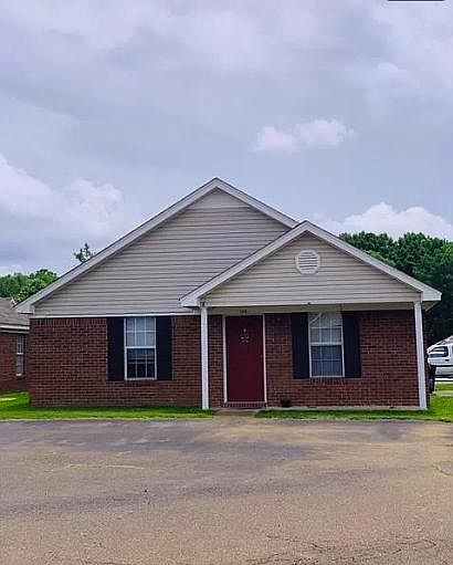 1st image of 165 Cypress Cir #165