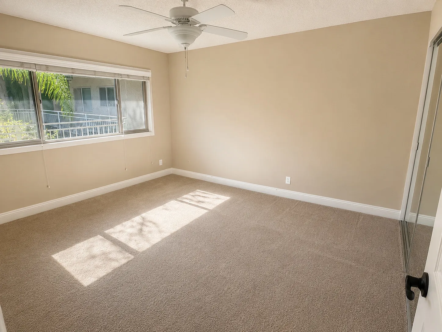 2 bed, 870 sqft, $2,495 — Photo 2