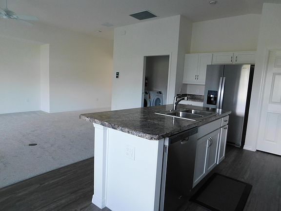 5th image of 1602 W Schwartz Blvd