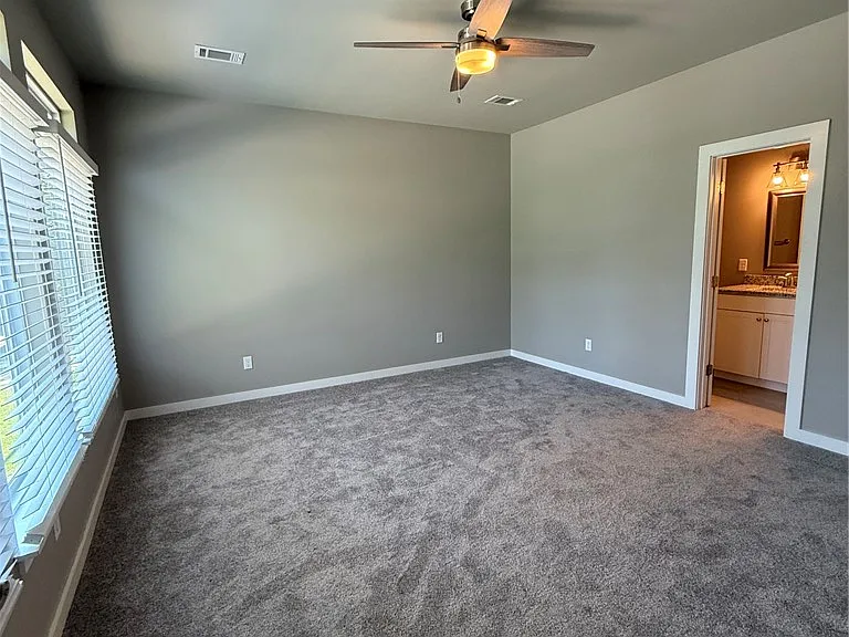402 E Hemlock St — Photo 18